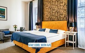BlueBell Hotel